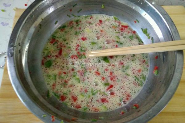 辣椒炒鸡蛋的做法图解4