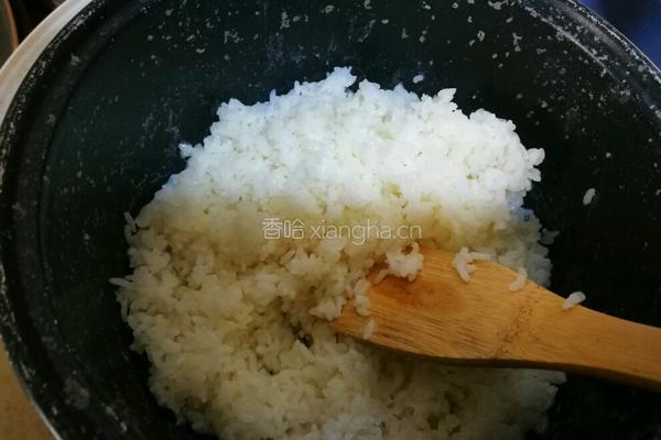 鲜美火腿寿司的做法图解1