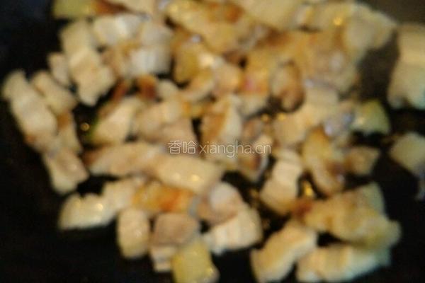 回锅肉 五花肉 蒜苗 郫县豆瓣酱 的做法图解3