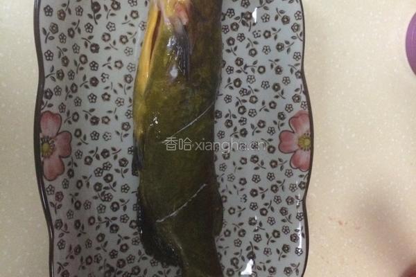 清蒸黄骨鱼的做法图解1
