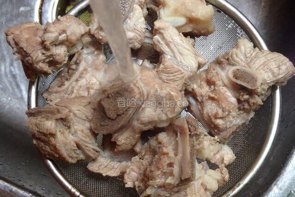 苦瓜黄豆排骨汤的做法图解5