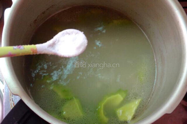 苦瓜黄豆排骨汤的做法图解9