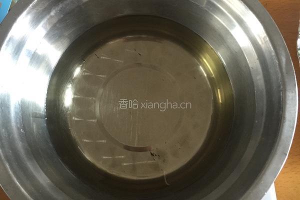 蜂蜜无水纸杯小蛋糕的做法图解2