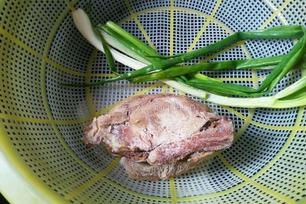 飘香牛肉蛋炒饭的做法图解1
