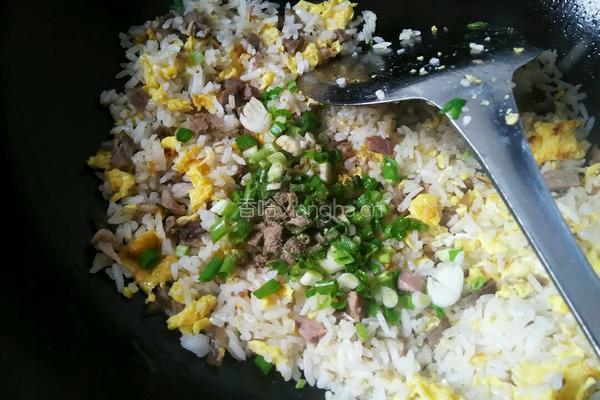 飘香牛肉蛋炒饭的做法图解7