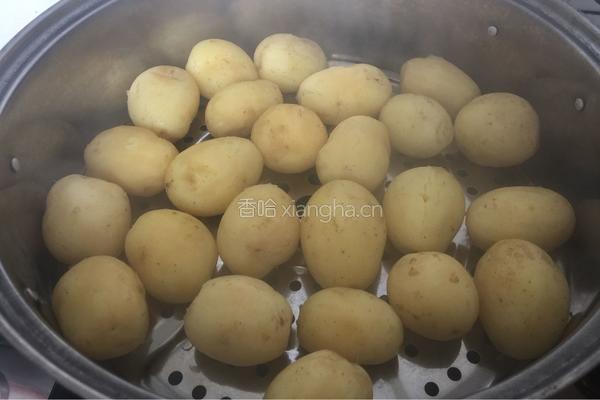 孜然香辣煎小土豆的做法图解2