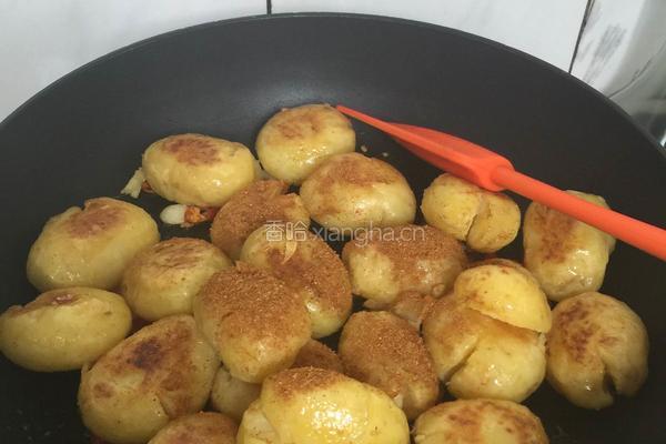孜然香辣煎小土豆的做法图解7