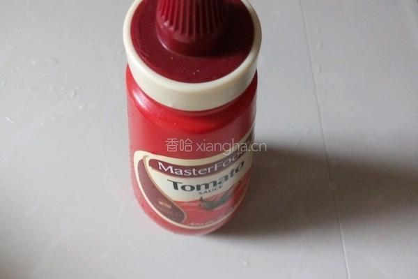 番茄酱炒馒头丁的做法图解2