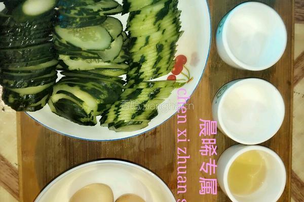 黄瓜炒蛋 的做法图解1