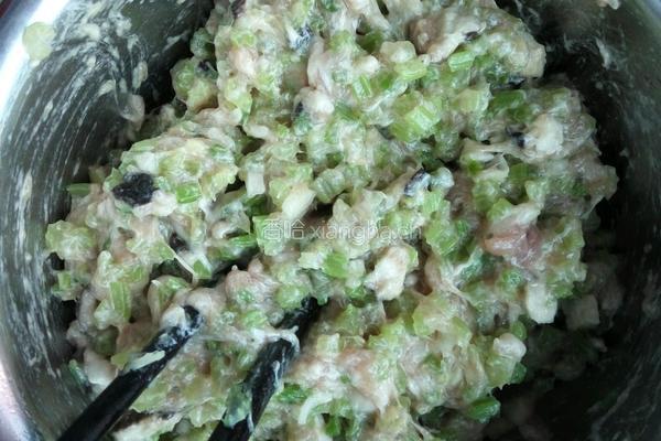 猪肉芹菜水饺的做法图解6