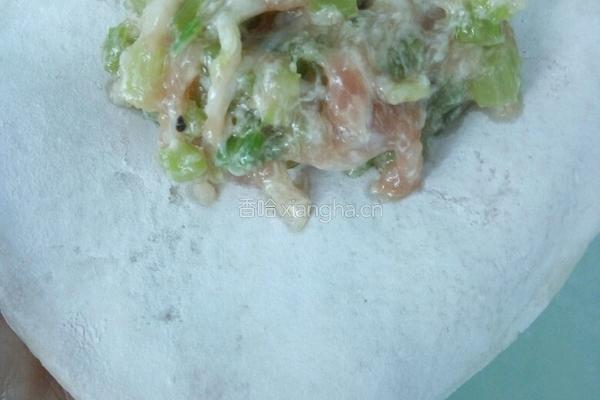 猪肉芹菜水饺的做法图解7