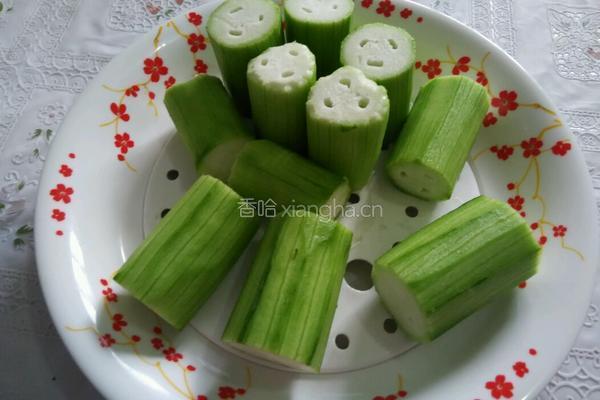 丝瓜酿虾的做法图解2