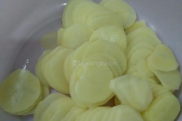 干煸土豆片的做法图解2