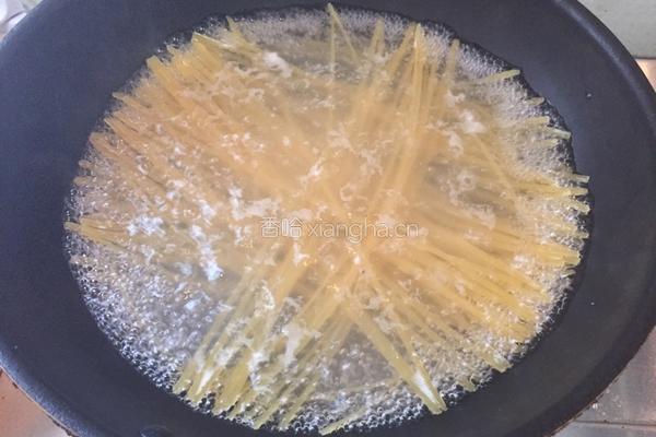 茄汁意大利面的做法图解2