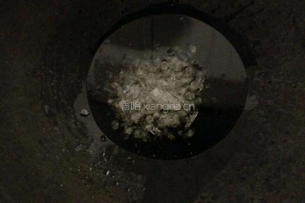 榨菜炒肉丝的做法图解2
