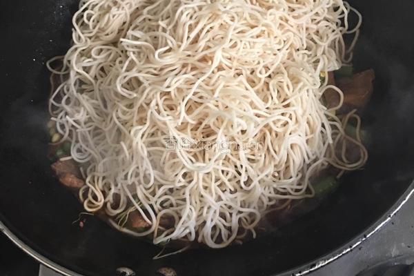 豆角焖面的做法图解5