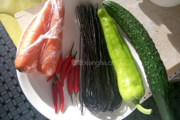 酸辣蕨根粉的做法图解1