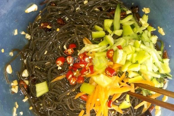 酸辣蕨根粉的做法图解6