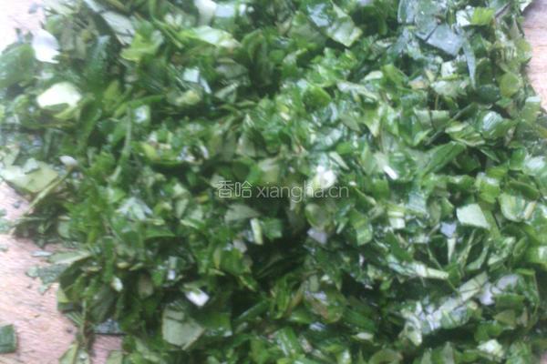 葱花花椒叶油饼的做法图解2