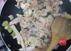 土豆焖鸡的做法图解2
