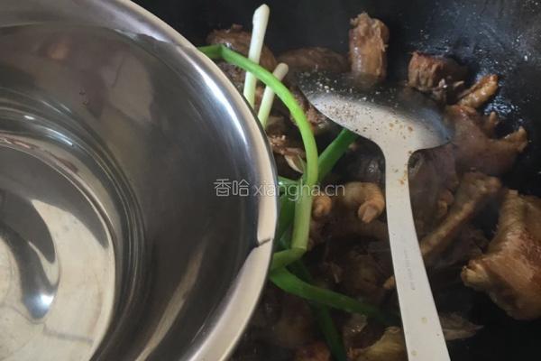 东北小笨鸡炖蘑菇的做法图解14