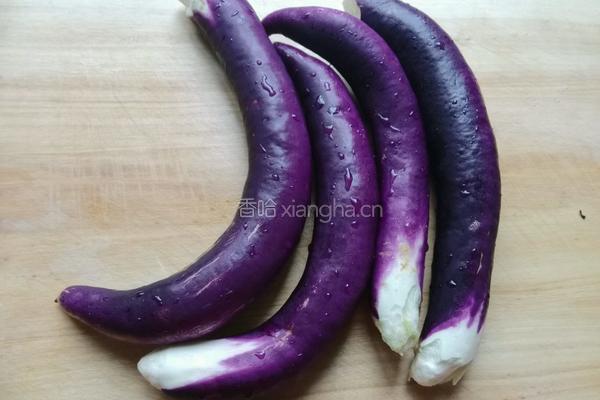 凉拌茄子的做法图解1