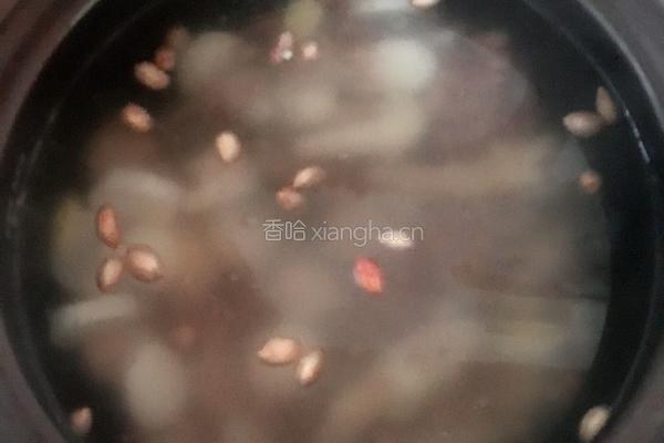 山药鸡脚花生汤的做法图解6