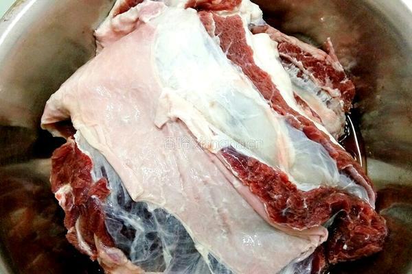 红烧牛肉的做法图解1