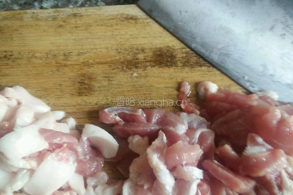 青豆米炒肉的做法图解3
