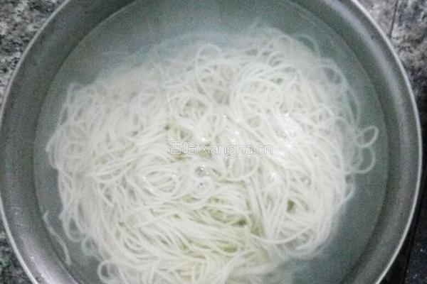凉拌面的做法图解1