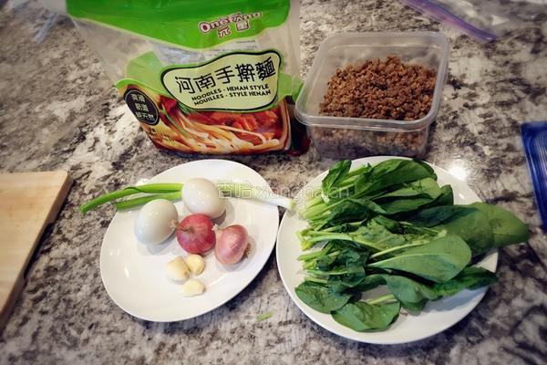 秘制菠菜肉哨面(早餐)的做法图解2