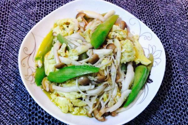 蟹味菇炒丝条的做法图解7