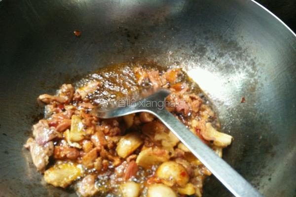 笋与肉爆香的做法图解5