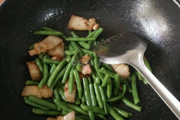 四季豆炒五花肉的做法图解6