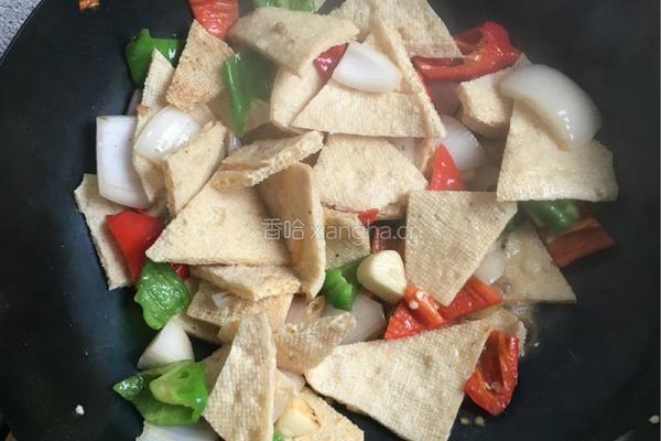 洋葱脆豆腐的做法图解3