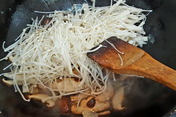 蒜香烧菌菇的做法图解5