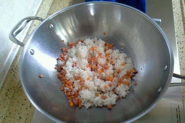 蛋炒饭的做法图解2