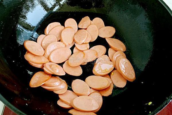火腿肠炒鸡蛋的做法图解5