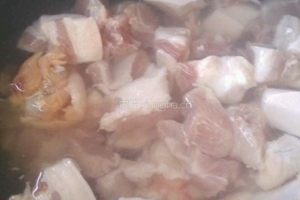 红烧肉鸡腿的做法图解2