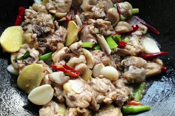 鸡丁炒毛豆的做法图解4