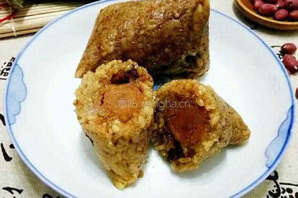 包粽子(蛋黄肉粽)的做法图解20