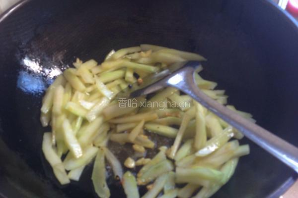 香辣西瓜皮的做法图解7