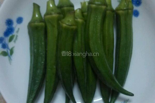秋葵炒蛋的做法图解1