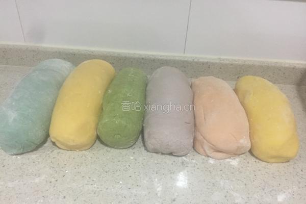 彩色面条的做法图解2
