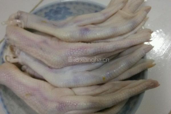 五香鸭掌的做法图解1