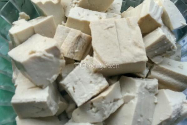 小白菜炖豆腐的做法图解1