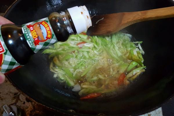 炝炒青茄丝的做法图解5