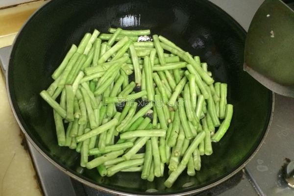 蒜泥长干豆的做法图解4