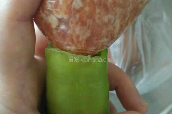 肉酿虎皮尖椒的做法图解7