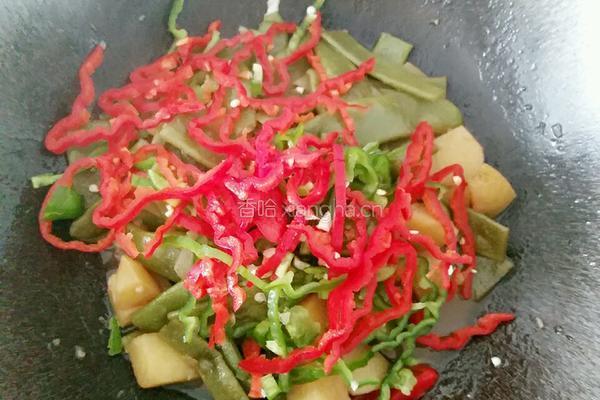 土豆炖豆角的做法图解13